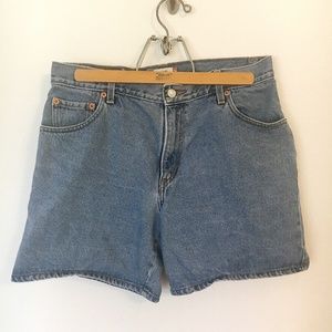 Vintage | Levi High-Waisted Jean Shorts